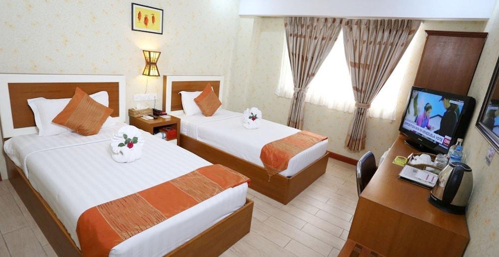 Hotel Kan Kaw Янгон Екстер'єр фото
