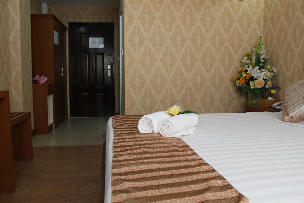 Hotel Kan Kaw Янгон Екстер'єр фото